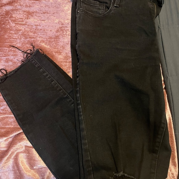 Old Navy Rockstar Super Skinny Jeans - Picture 2 of 7